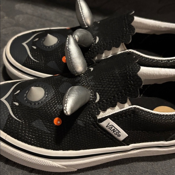 Vans Black and Silver Kids Sneakers - Picture 6 of 6